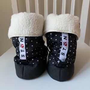 STONZ Booties with Sherpa Fleece Liners